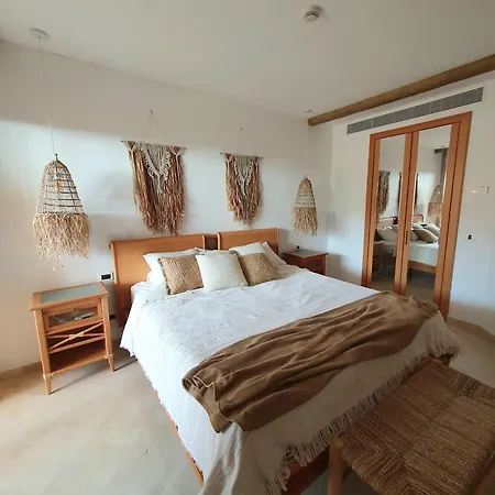 El Nautico Coral Suite - Oceanview Escape